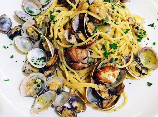 City Break ROME Italy Il Sanlorenzo Spaghetti alle Vongole Veraci