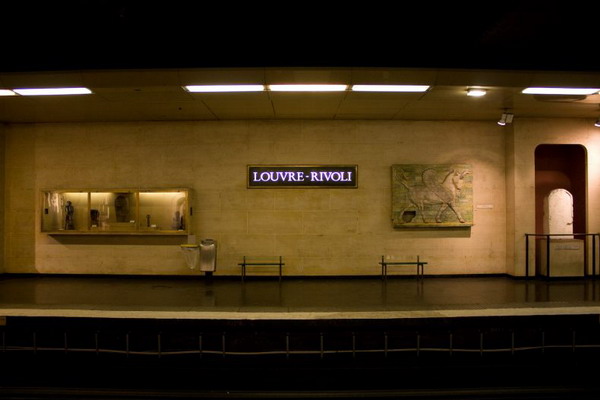 City Break Paris Metro in Paris Louvre Rivoli