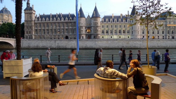 City Break PARIS Arrondissements & Accommodation 13