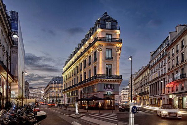 City Break PARIS Arrondissements & Accommodation 18
