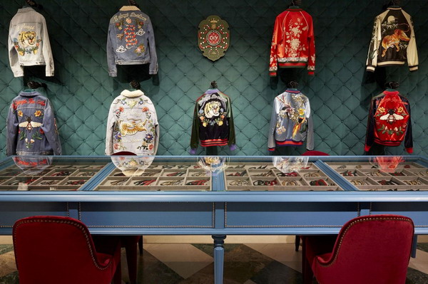 The Journal G Motif by Alessandro Michele 15