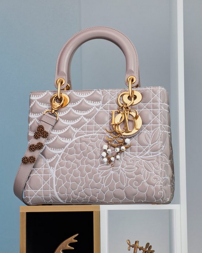 Fashion Holiday Gifts Giving Idea 7