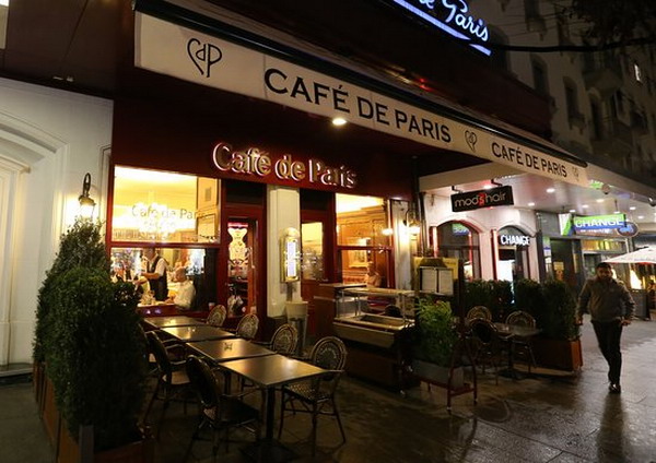 City Break Paris 27 Eat Steak in France 7