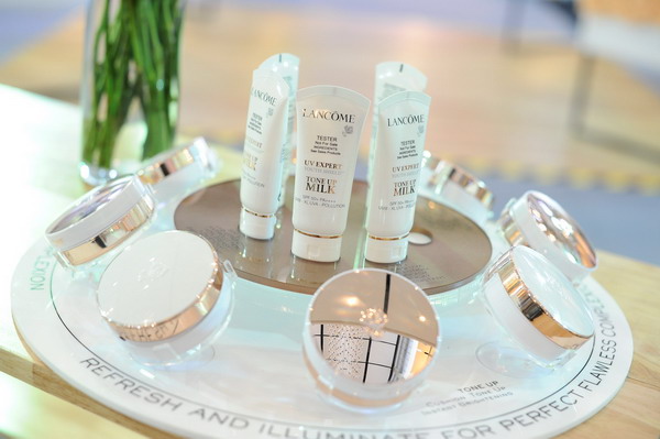 Lancome Tone up your skin Light up your life 10